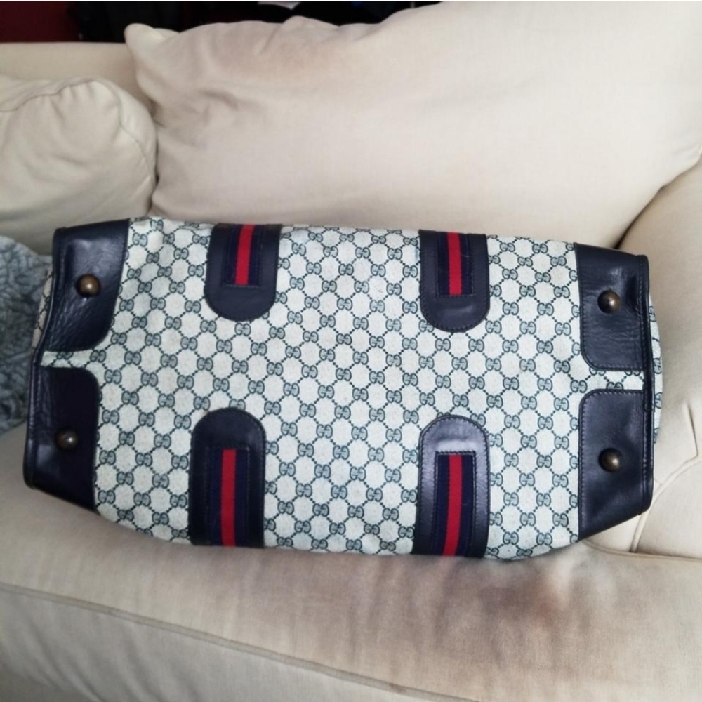 Authentic Vintage Gucci Duffle Carry on - Picture 3 of 11